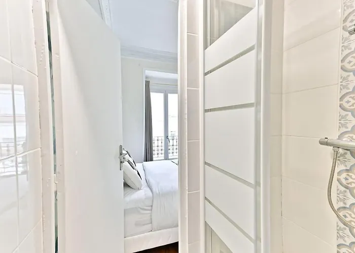 Cosy Face De Montparnasse - Ii * Paris