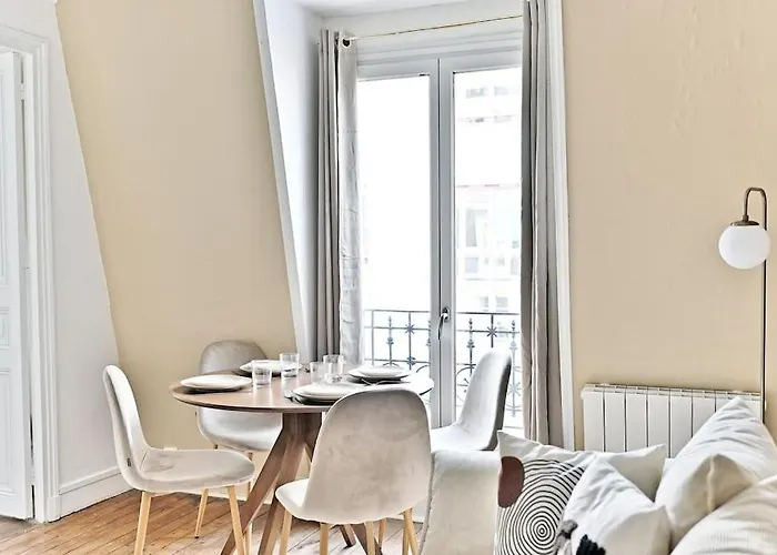 Cosy Face De Montparnasse - Ii * Paris