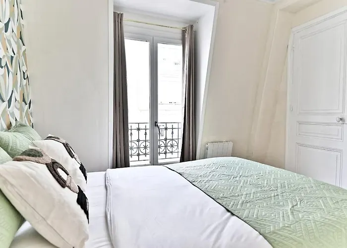 Cosy Face De Montparnasse - Ii * Paris