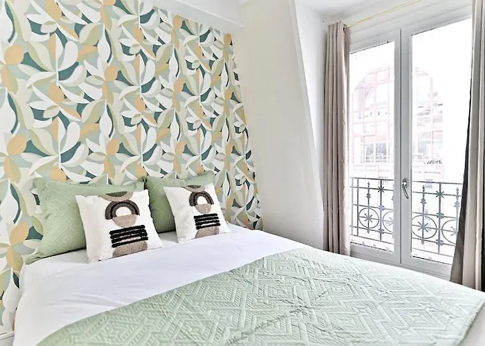 Cosy Face De Montparnasse - Ii * Paris