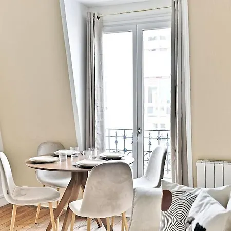 Cosy Face De Montparnasse - Ii * パリ